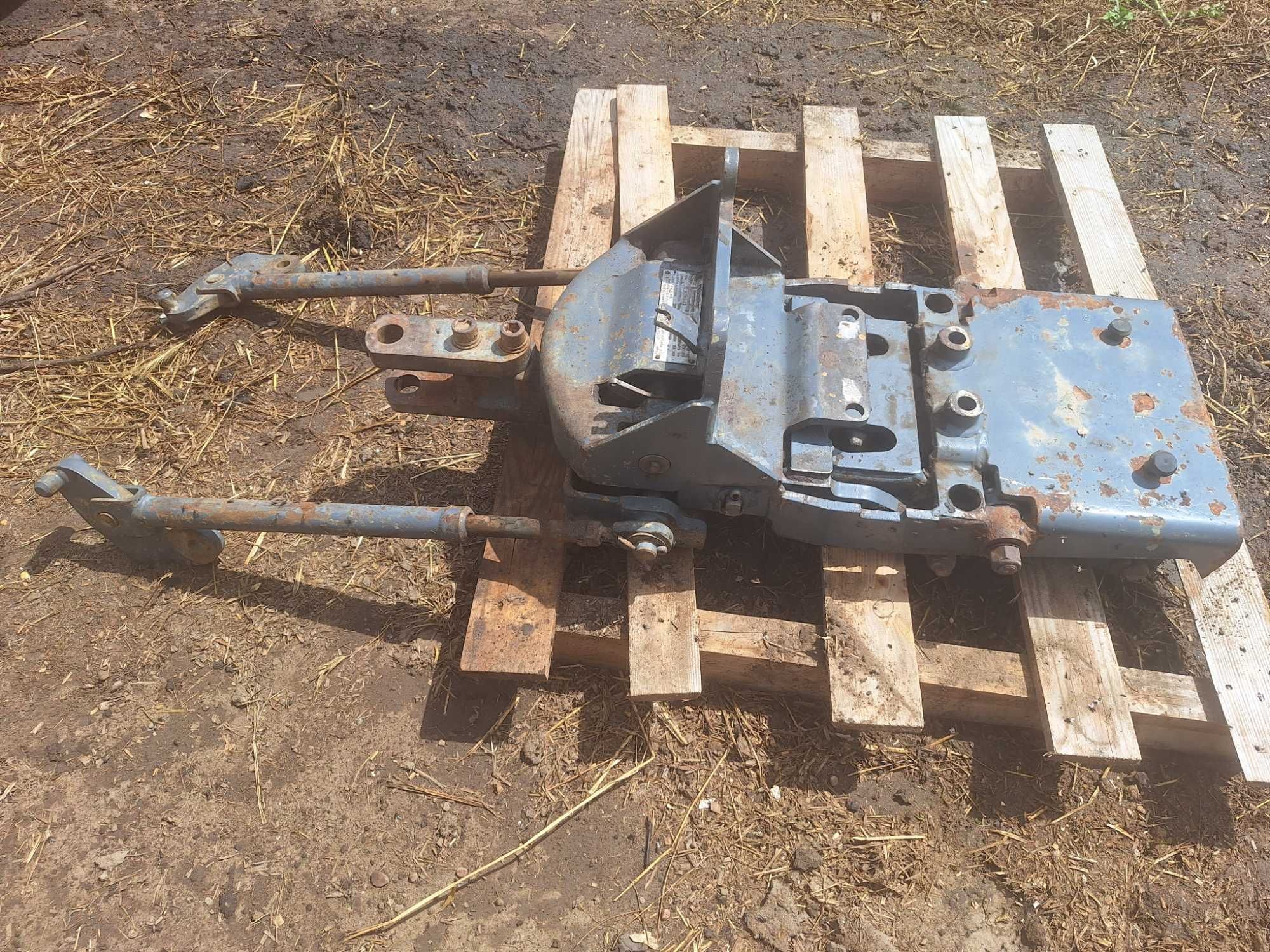 Zaczep dolny automatyczny HITCH NEW HOLLAND CASE