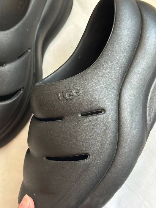 Сабо UGG Sport Yeah Clog чорні шльопанці 40-39розмір