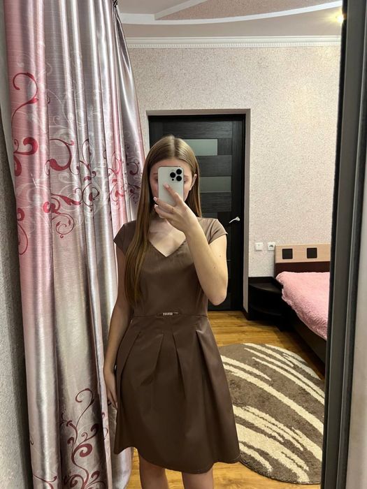 Жіноче плаття шоколадне