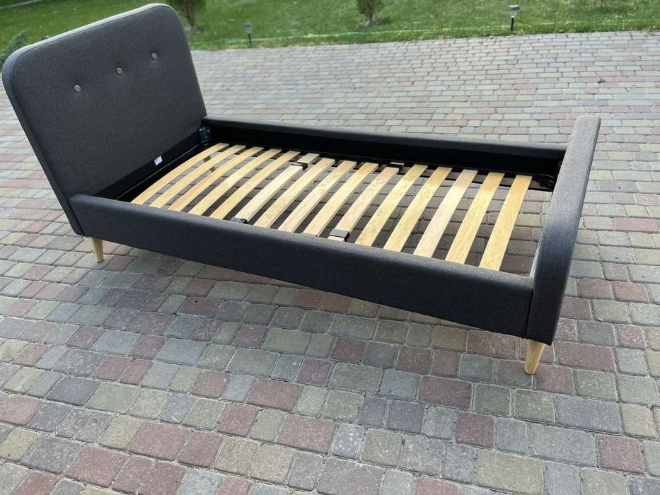 Ліжко KONGSBERG Jysk 
Ліжко KONGSBERG 90x200см сірий тканина