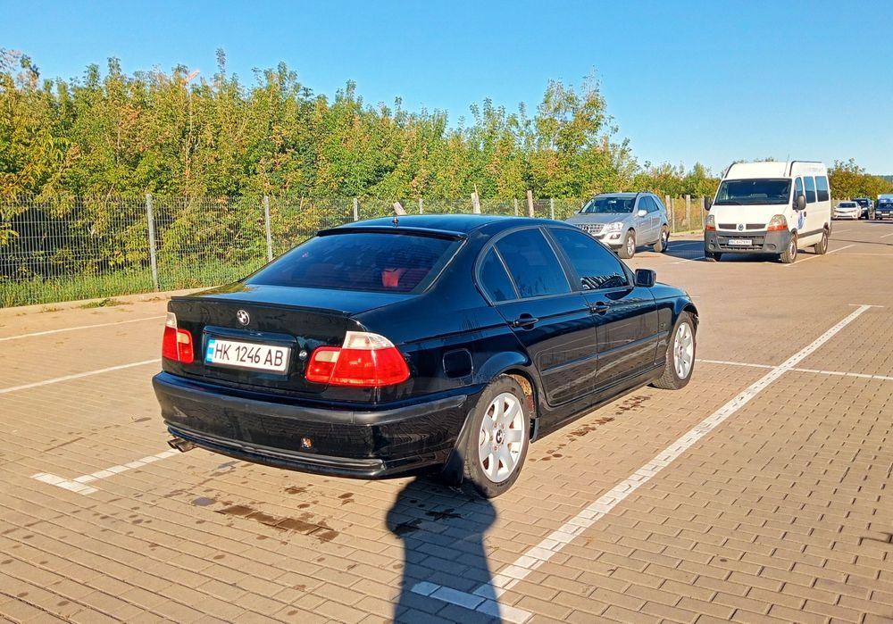 Продам BMW 320i 2.0л