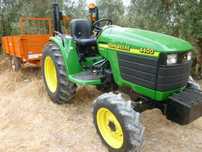 Tractor John Deere 35cv, reboque e alfaias.