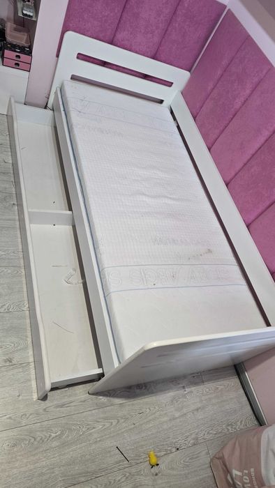 Łóżko biale 180x80 w dobrym stanie