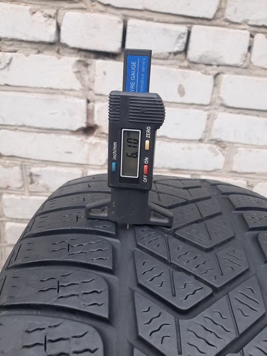 Шини б/у 245/45R19 Pirelli зима 2 шт.