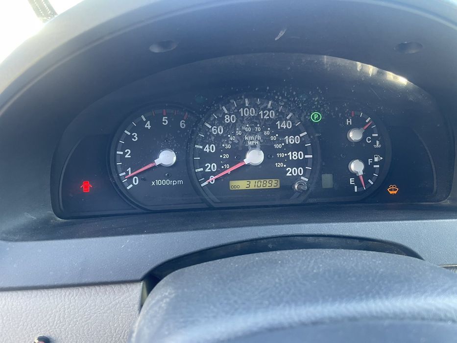 Kia SORENTO 2.5 дизельна стан сів поїхав