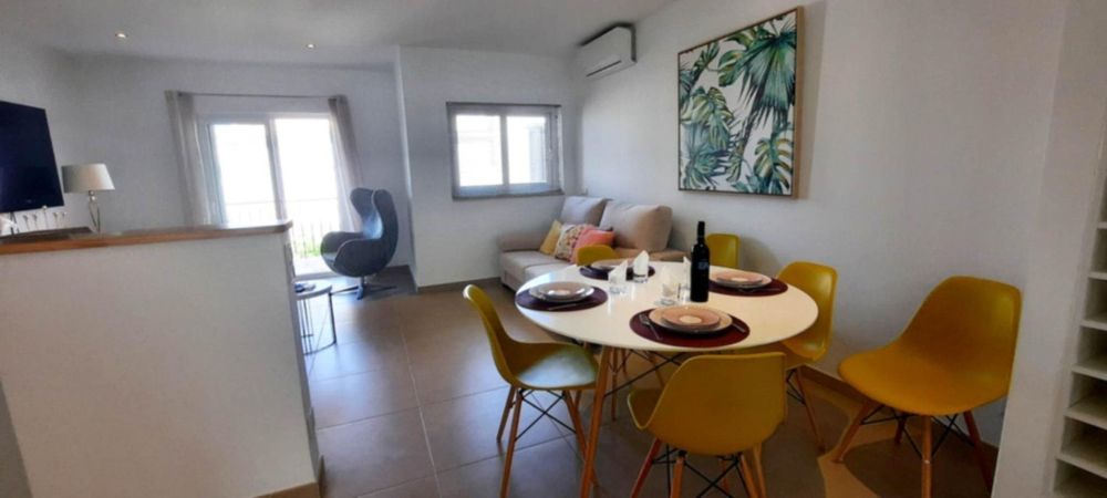 Arrenda-se  T2 ao ano  em Albufeira