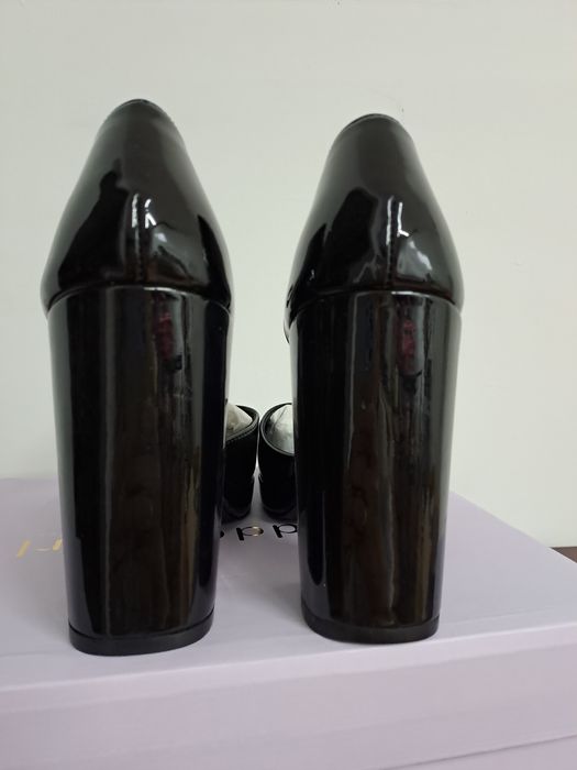 Buty na obcasie słupku botki 40