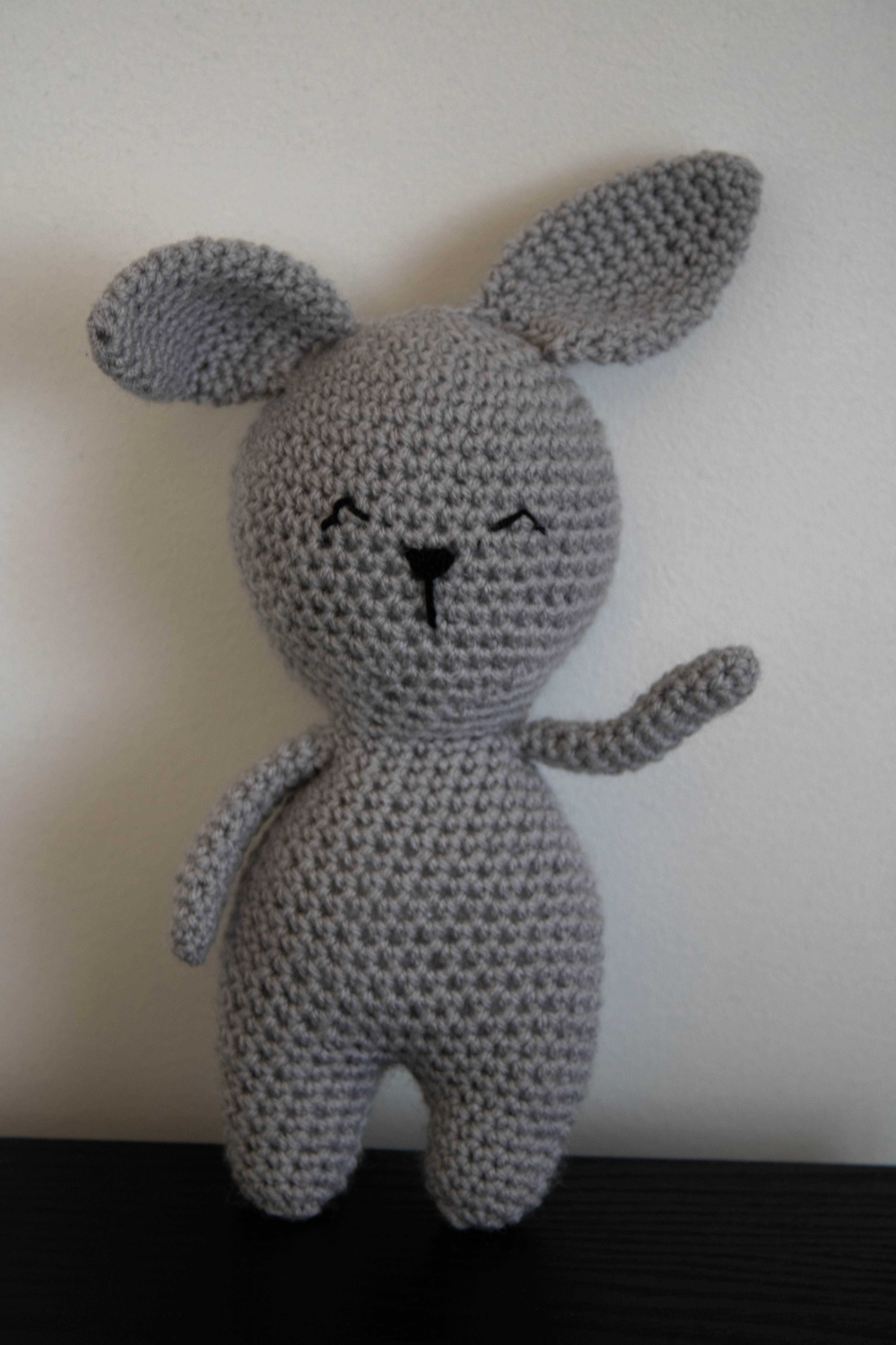 Maskotka Zając Amigurumi na szydełku