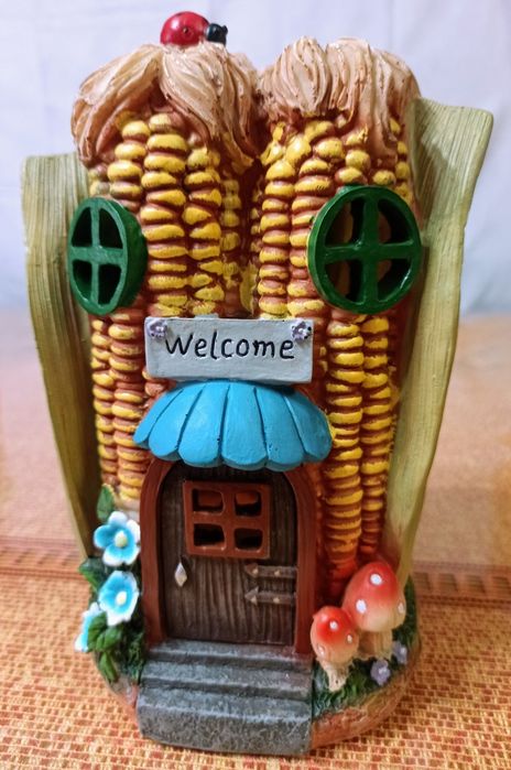 Nowy ceramiczny domek lampion z lampką LED. 20x11cm