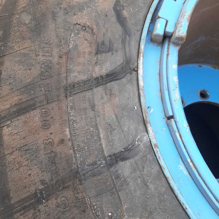 Koła szerokie  balonowe przyczepa rozrzutnik