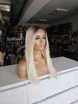 Peruka jasny blond z odrostem Karolina 55 cm naturalna fryzura