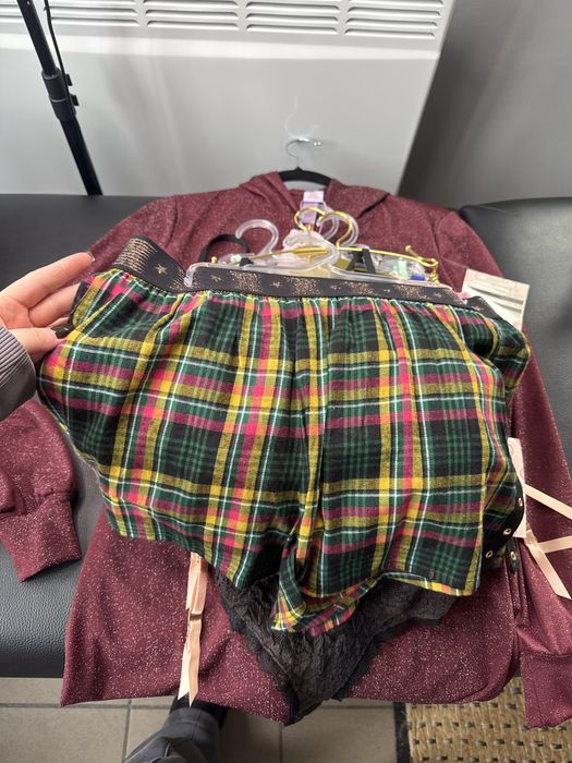 19 одиниць білизни продаю одним лотом