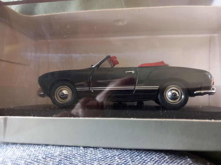 Karmann Ghia "Novíssimo" 1:43 Minichamps