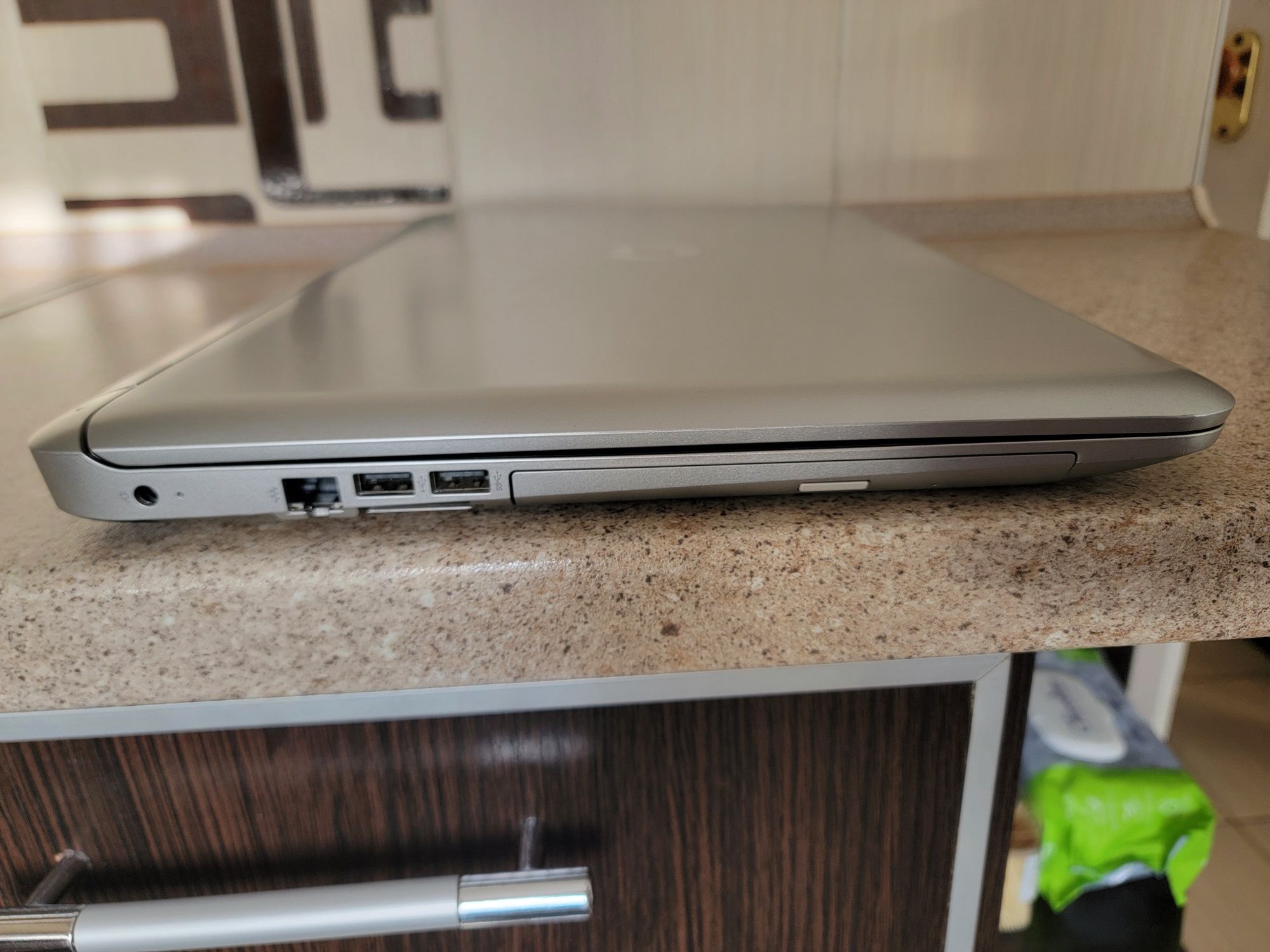 HP Pavilion AMD A10-8780P 12 ГБ 1 ТБ R8 M360 17,3" Сенсорний екран