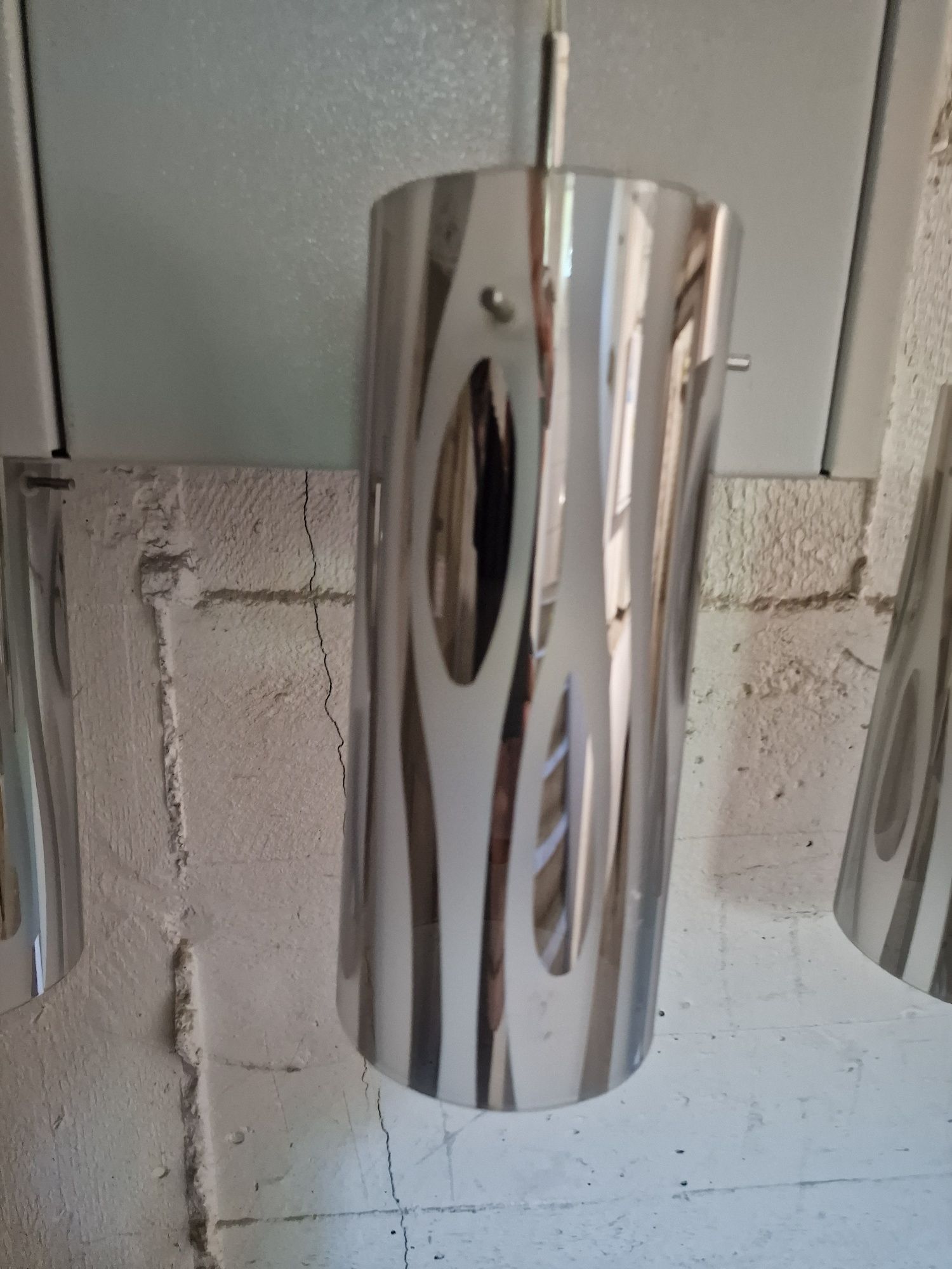 Lampa sufitowa listwa plus trzy klosze .