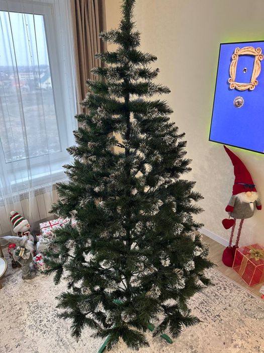 Продам новорічну ялинку, 2100 см