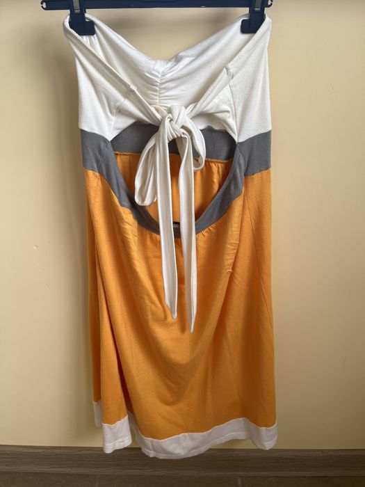 Sukienka letnia z odkrytymi plecami pomarańczowo szaro kremowa