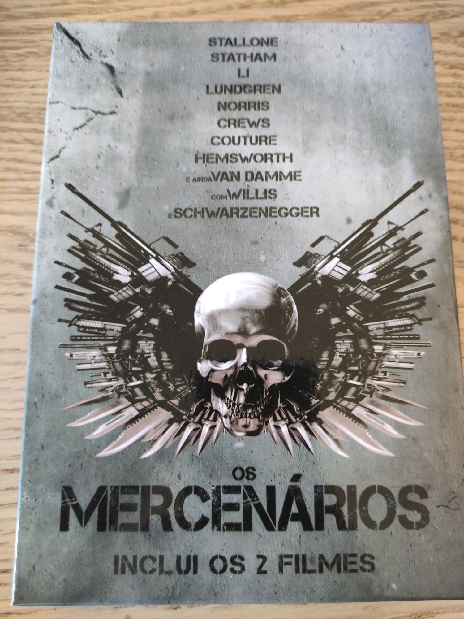 Mercenários 1 e 2 em bom estado