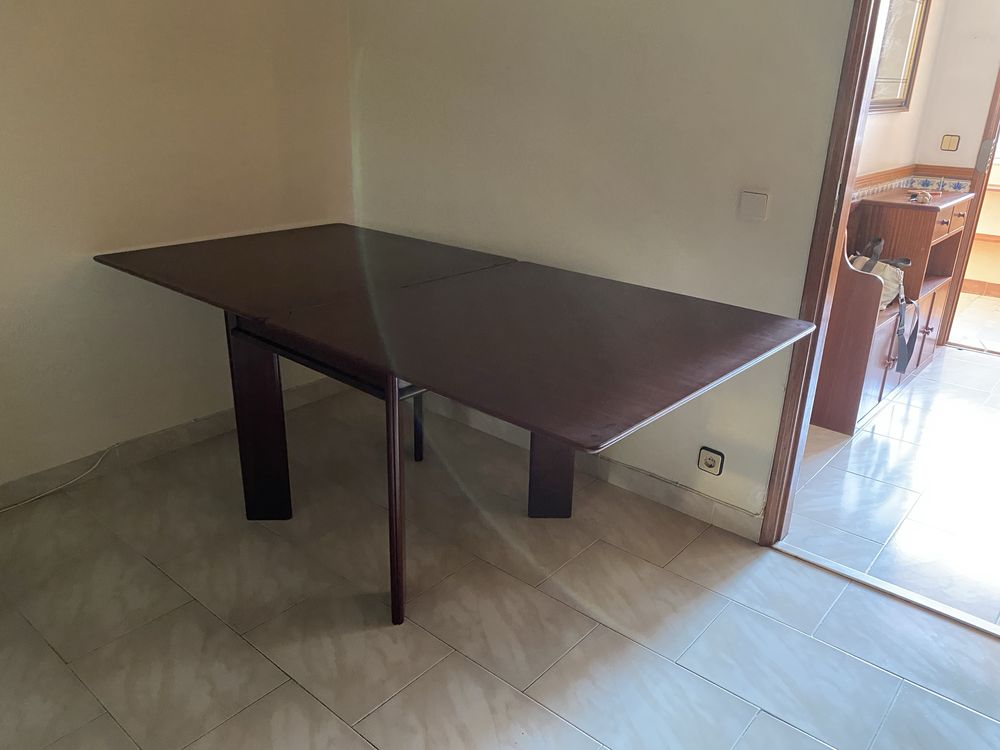 mesa de sala de jantar desdobravel / extensivel  8 lugares