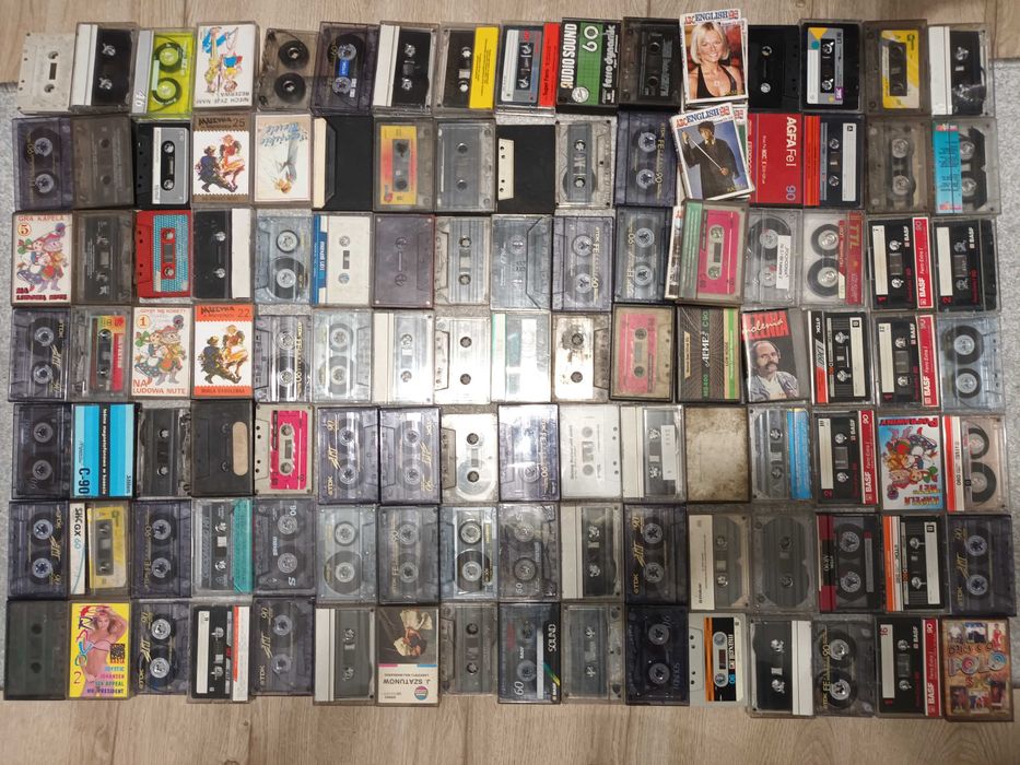 112 kaset magnetofonowych