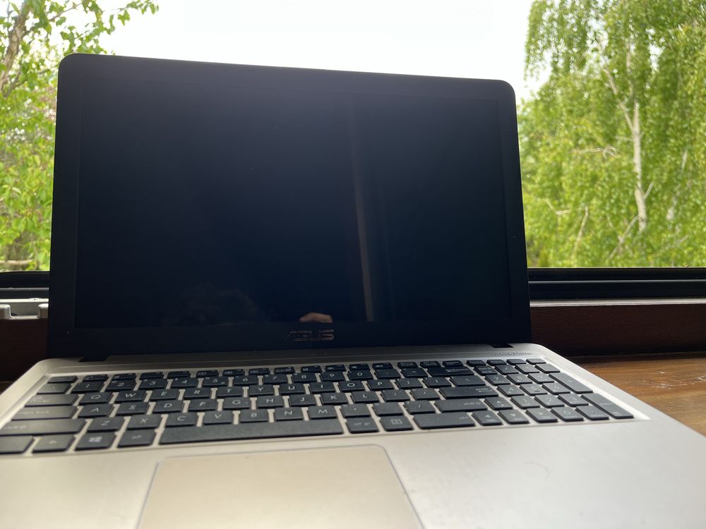 Laptop asus biurowy
