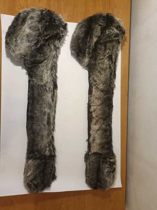 Шапка с ушками и кармашками