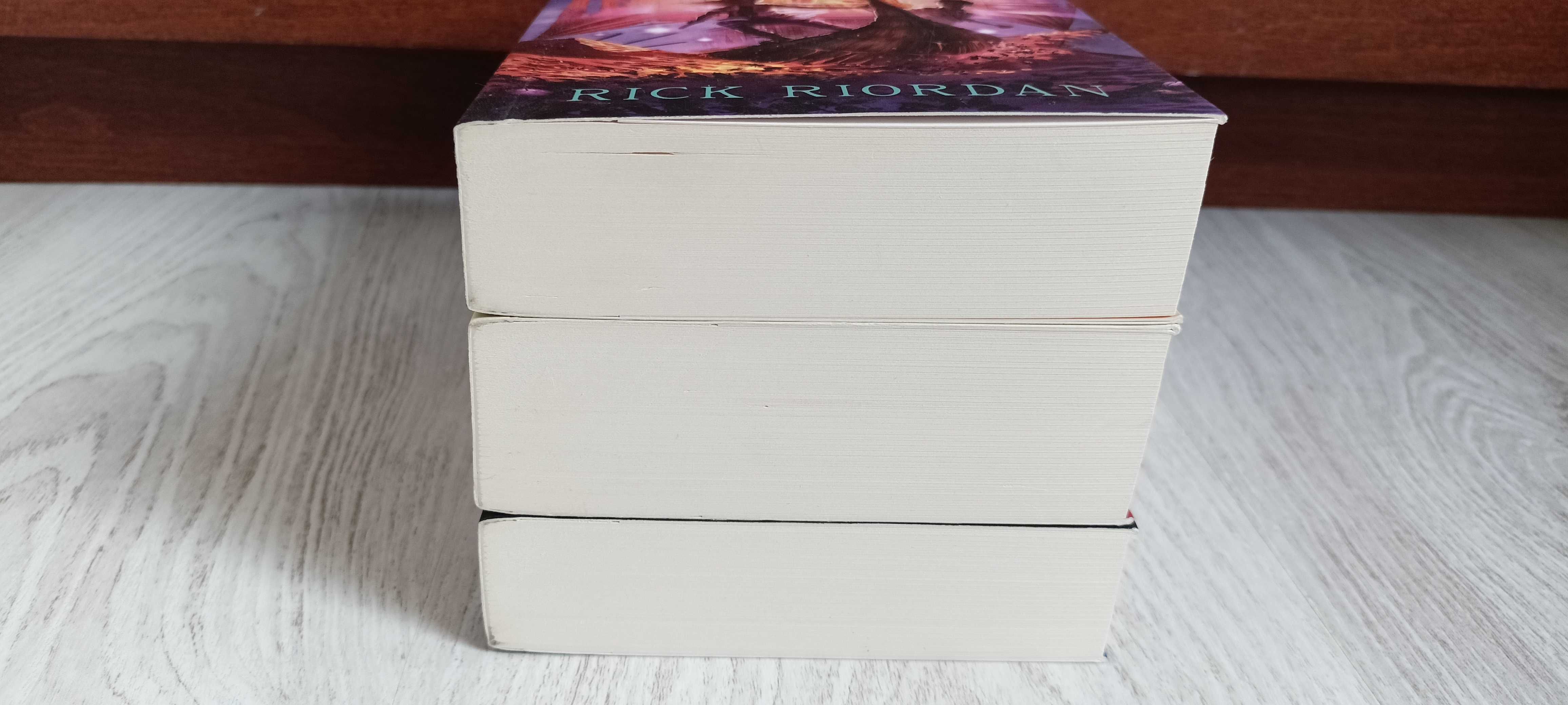 3x Rick Riordan Czerwona Piramida + Ognisty tron + Cień węża