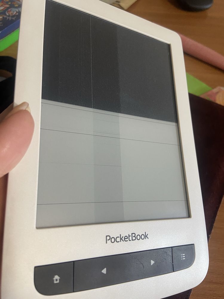 Електронна кника PocketBook TouchLux 3 біла