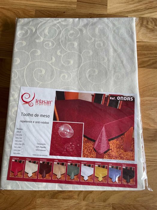 Toalha de Mesa Retangular NOVA