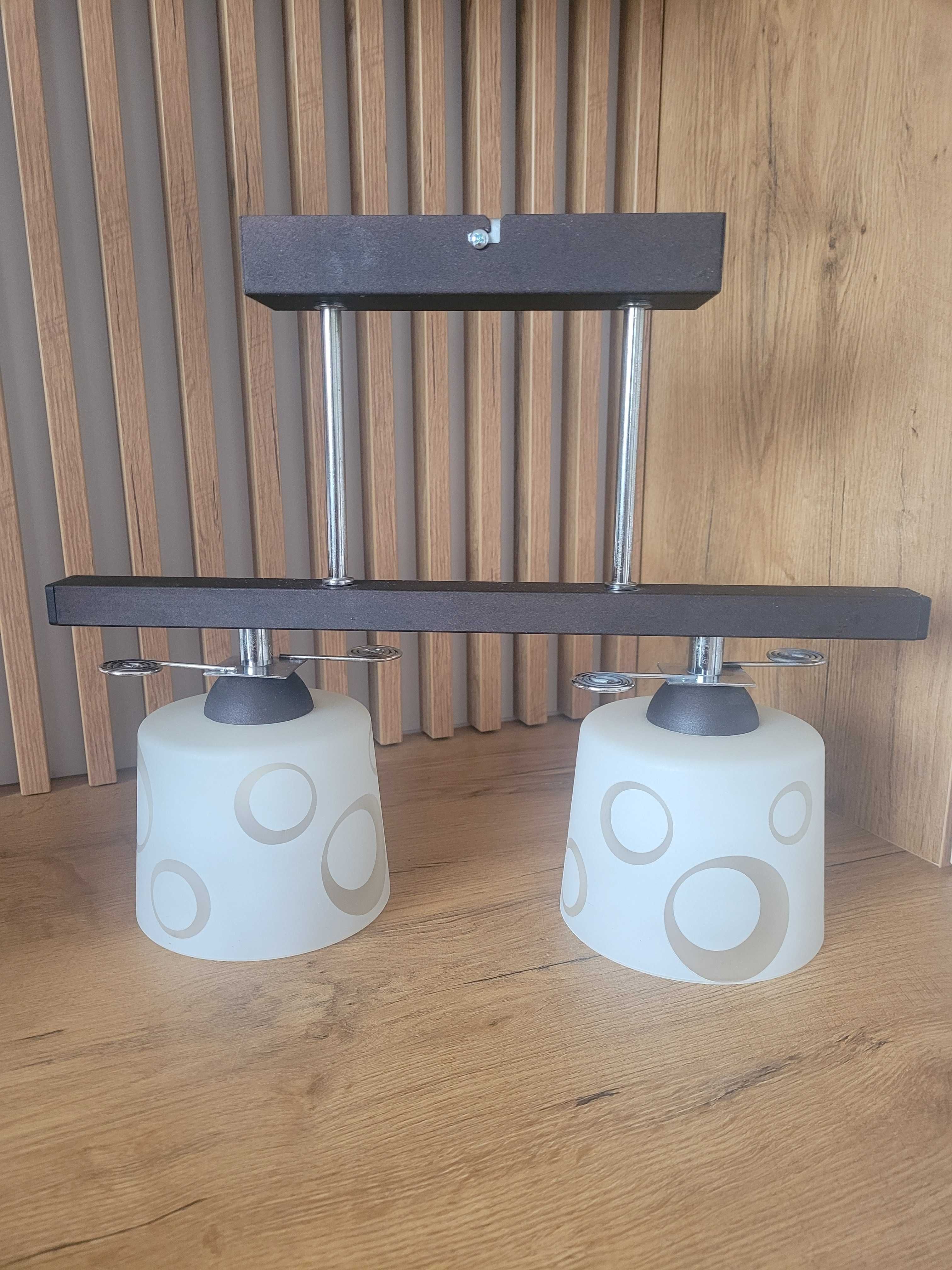 Lampa sufitowa z dwoma  kloszami