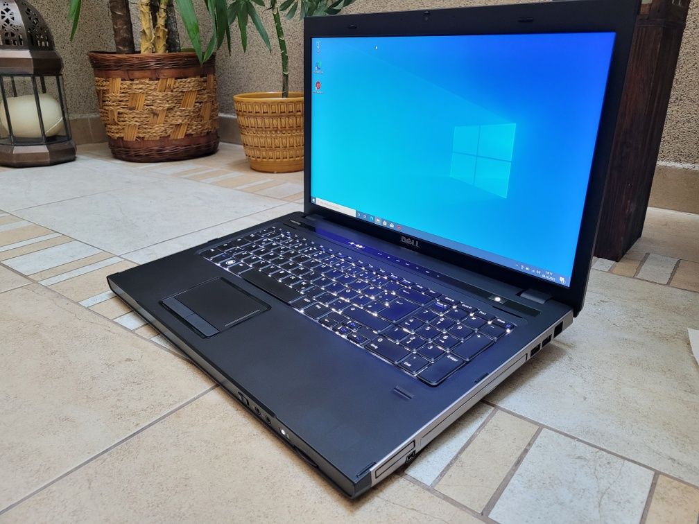 Laptop Dell Vostro- i5, 8gb ram, dysk 500gb, Szybki! GTX, 17 cali