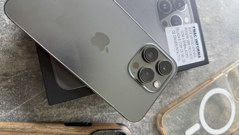 iPhone 13 Pro 128Gb Space Grey + cases