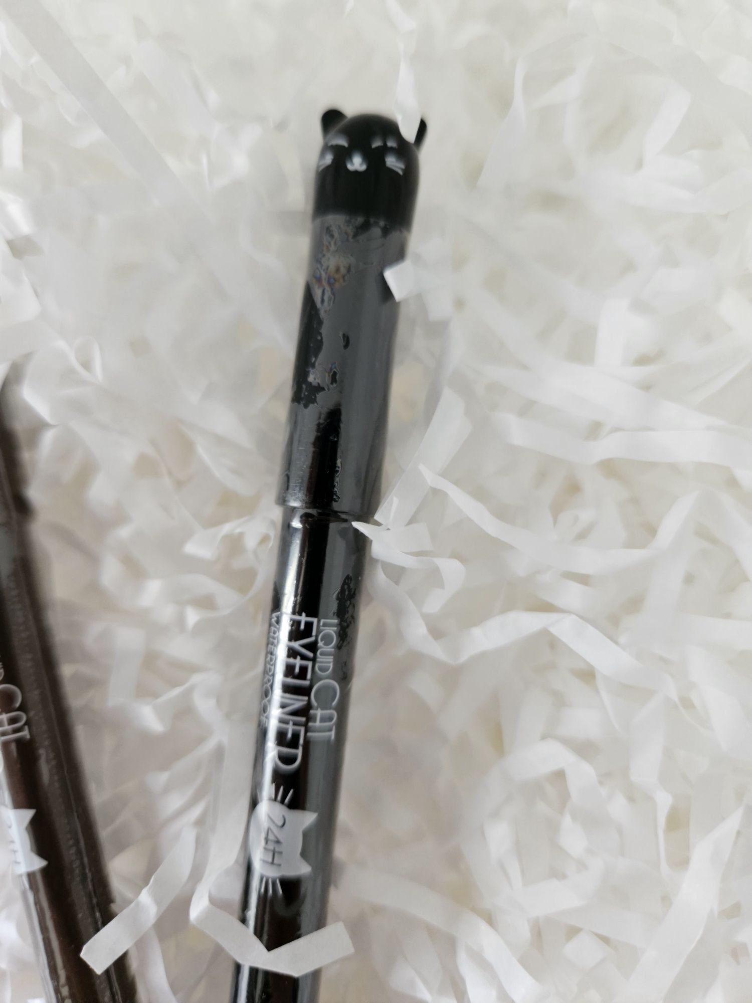 2 eyeliners do gato