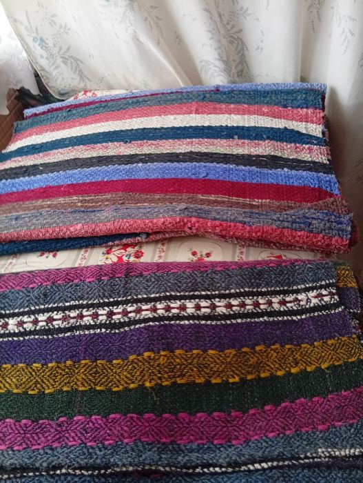 Продам скатертини радюжки нові