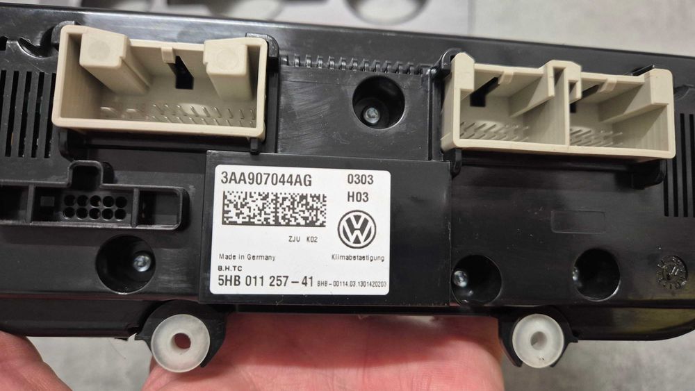 Panel klimatyzacji VW Passat B6 B7 CC 3AA.907.044AG