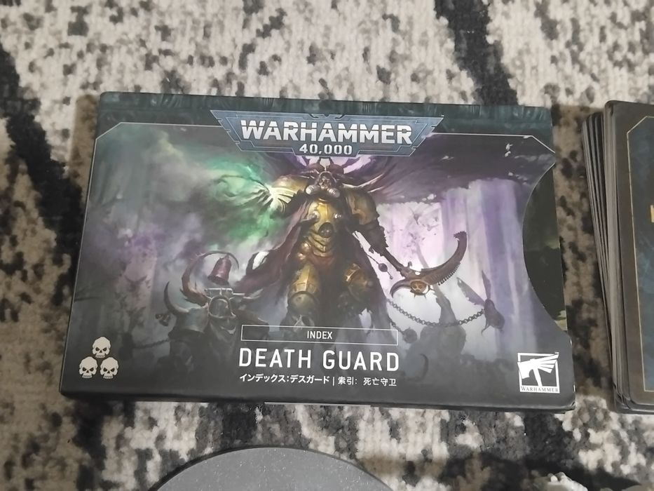 Porządki domowe karty oraz figurki Warhammer 40 000 oraz Magic