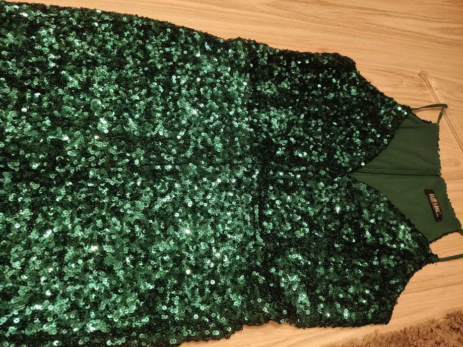 Sukienka pokryta cekinami, karnawał, sylwester