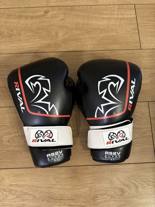 Rękawice bokserskie Rival RS2V 2.0 16oz