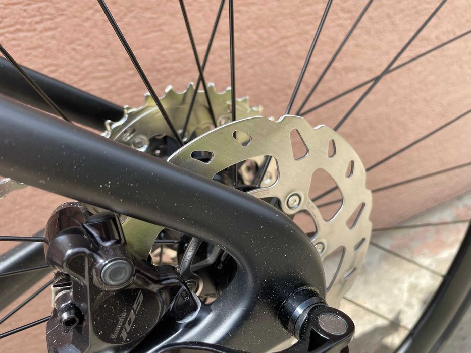 Rower szosowy Apex Soniq, full carbon, Shimano 105 12s, pakiet, hurt