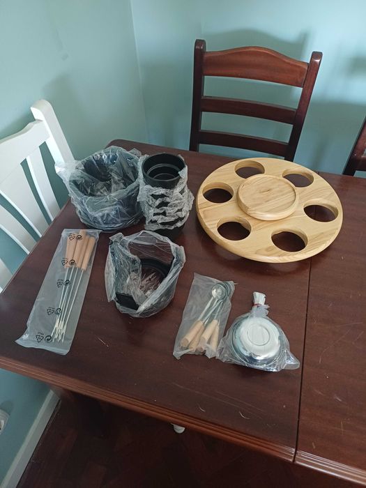 Fondue de 23 Peças da Gato Preto