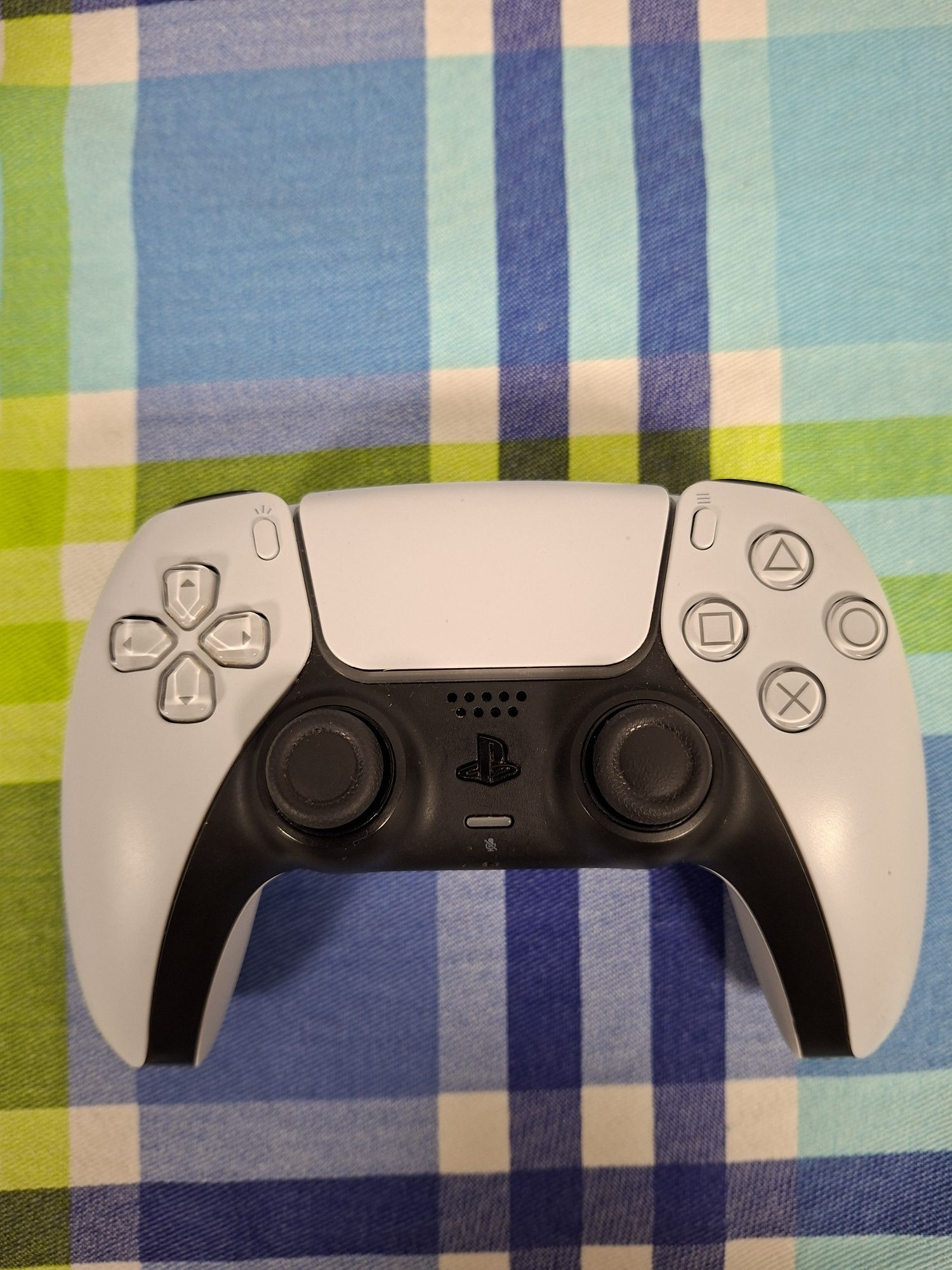 Vendo Play Station 5 C/Leitor Cds 1 comando + 3 Jogos