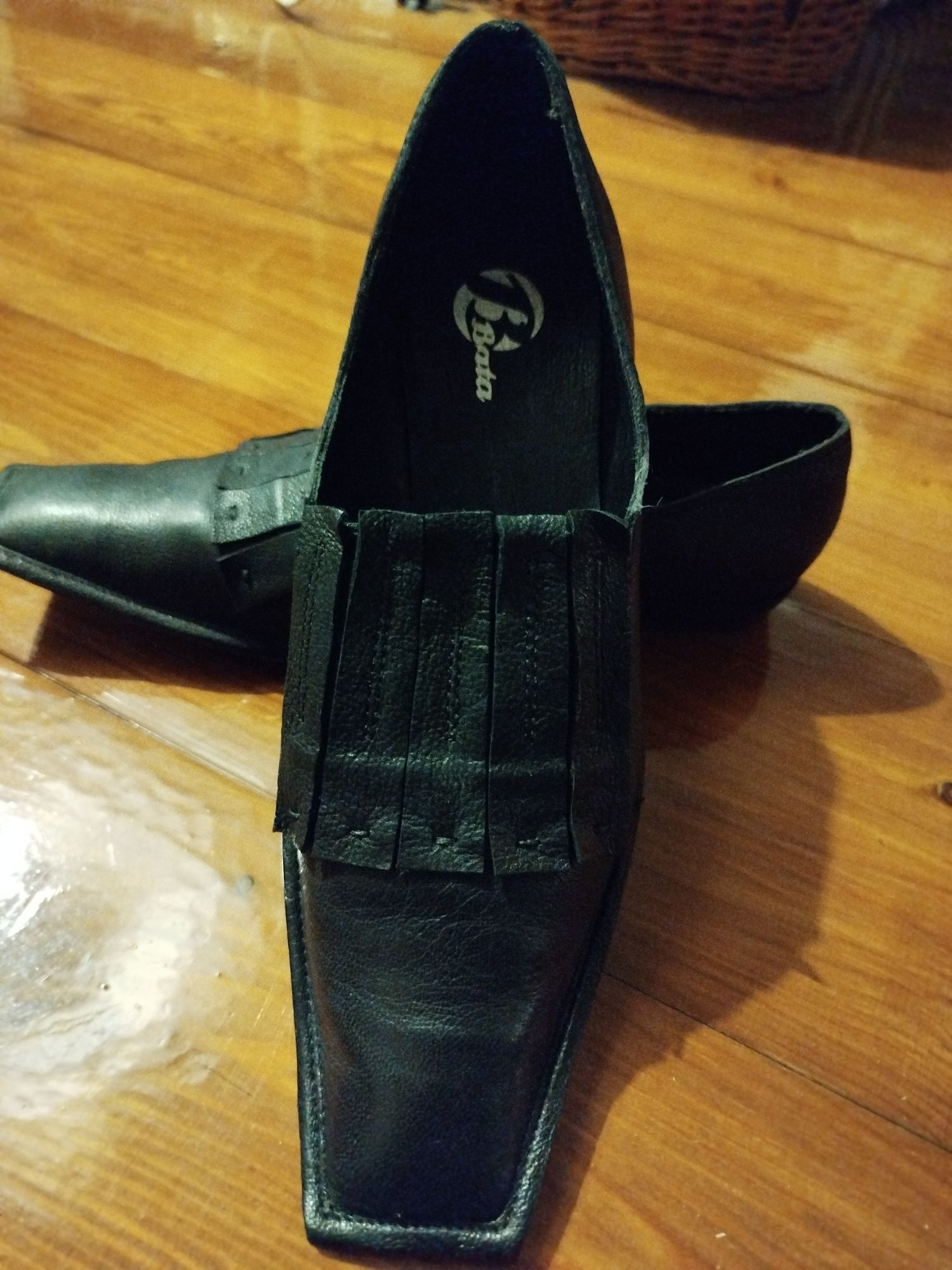 Nowe buty balerinki Bata 37