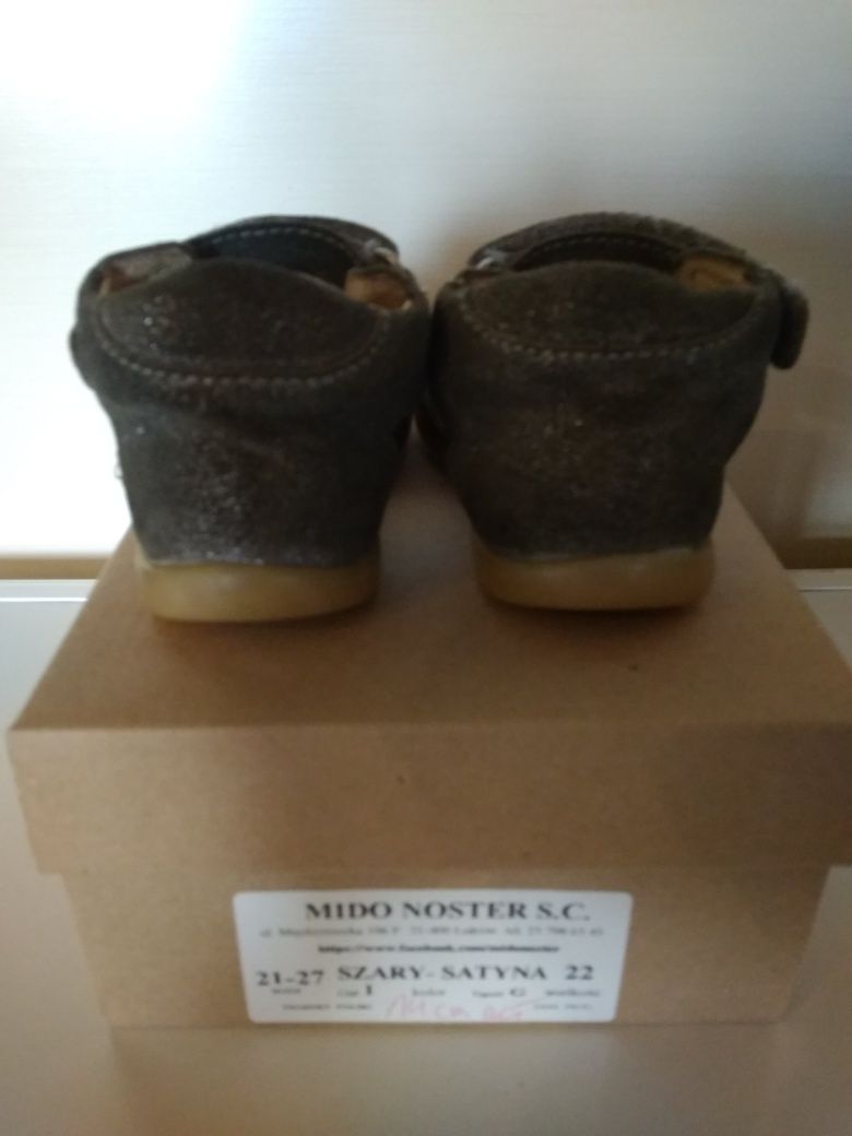 Sandały sandałki dziewczęce Mido rozmiar 22 na gwarancji