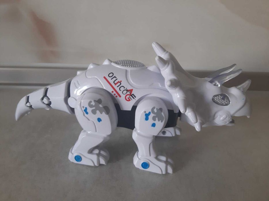 Динозаврик на батарейках