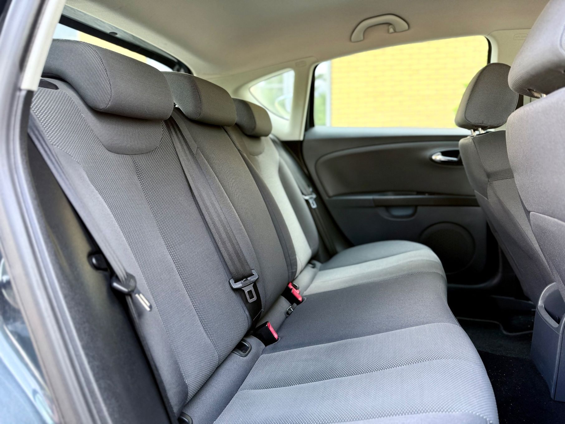 Seat Leon Piękny Stan 1.6 MPI 06/2007r NOWE SPRZĘGŁO I ROZRZĄD Ani grama Rdzy