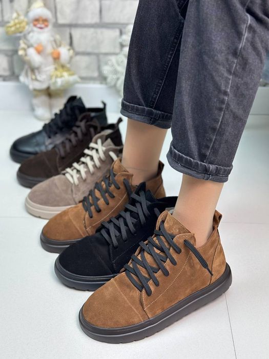 Жіночі шкіряні зимові анатомічні черевики в кольорах