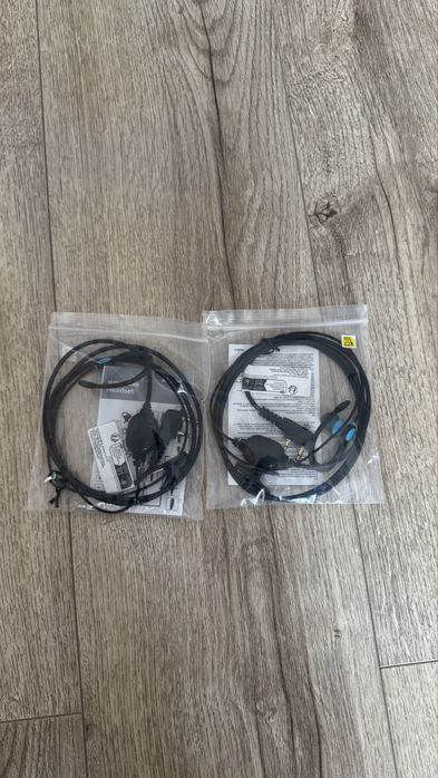 Niebieska słuchawka radiowa PTT z mikrofonem