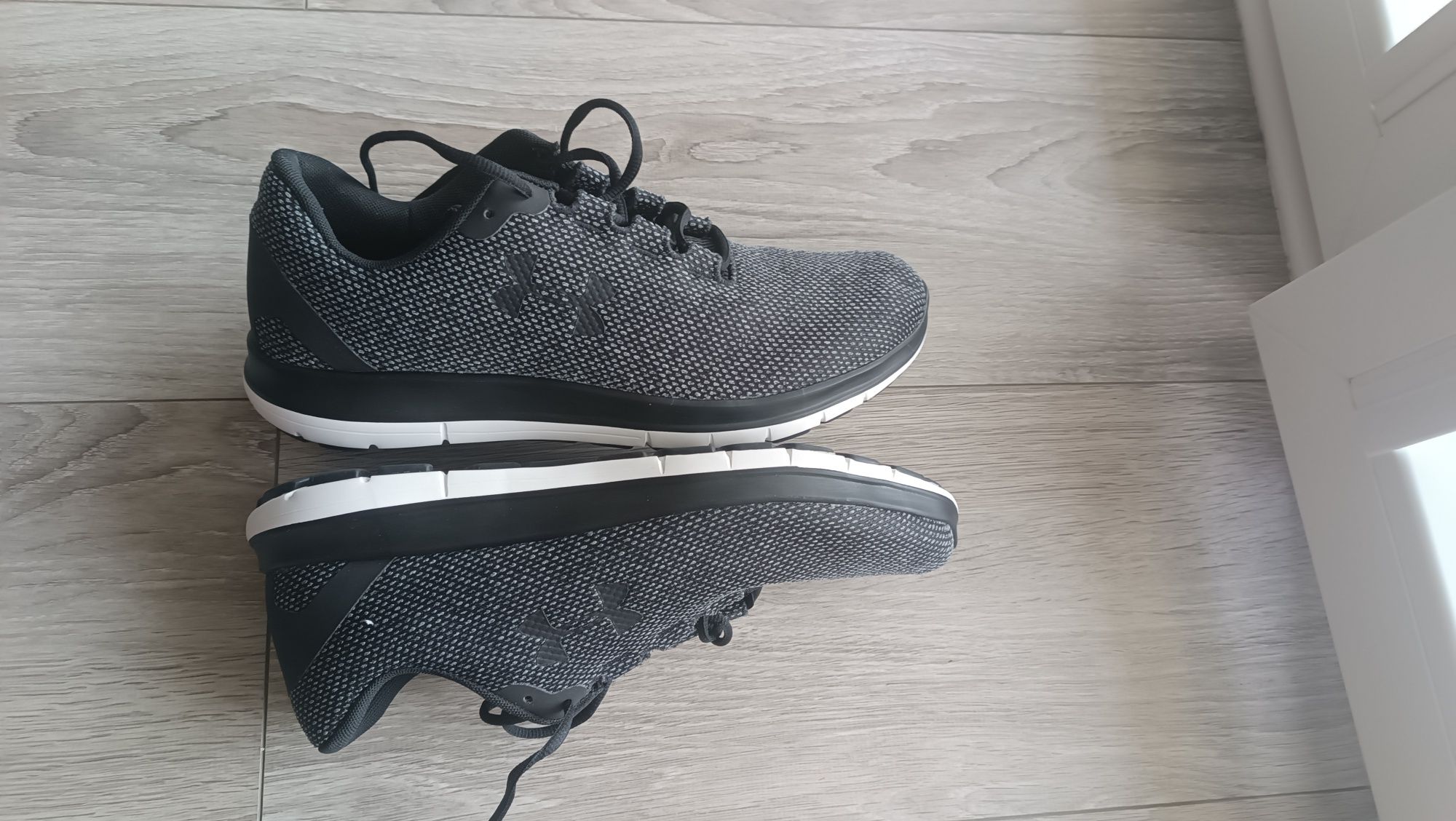 Buty Under Armour 45 Nowe