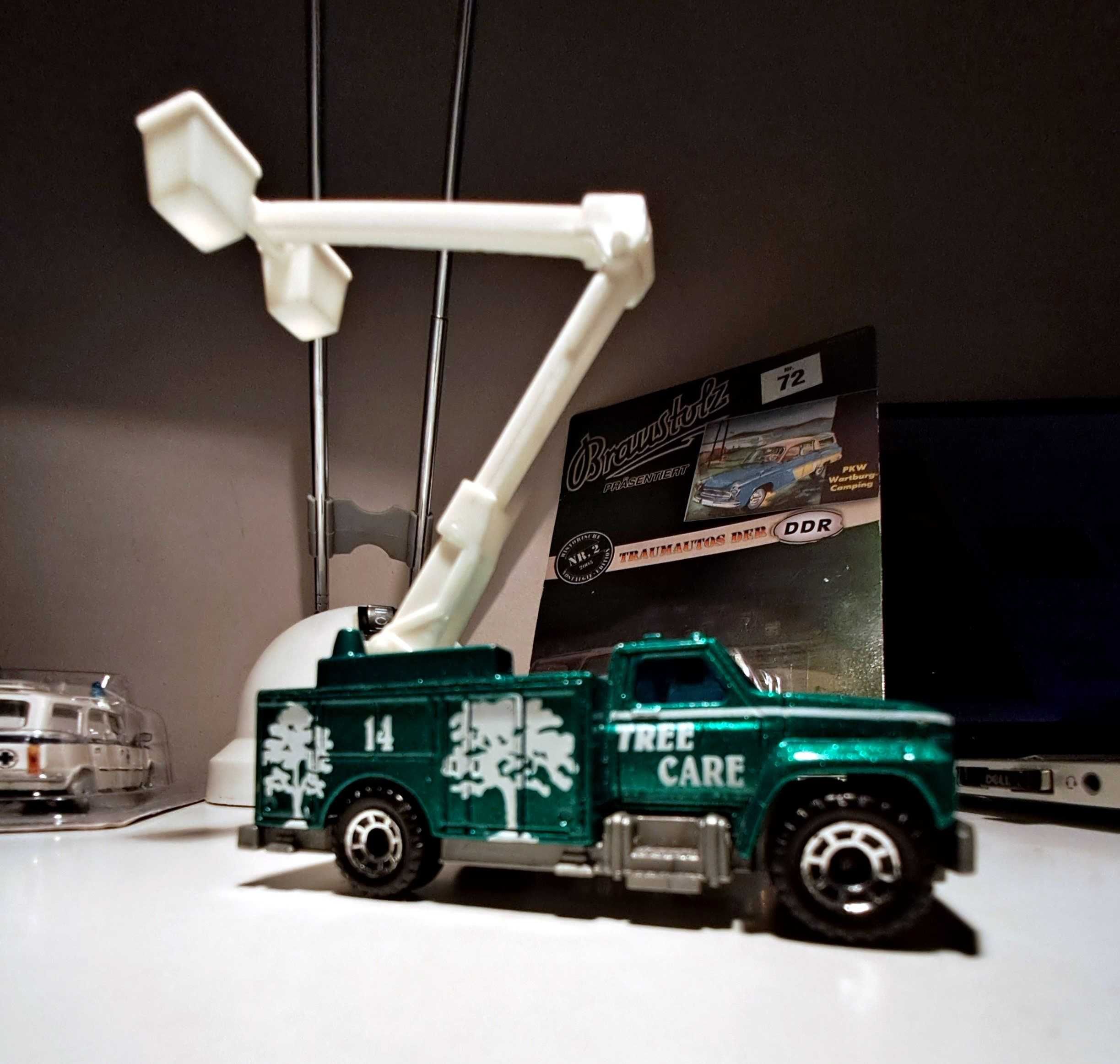 Model Matchbox Utility Truck Tree care 1989r