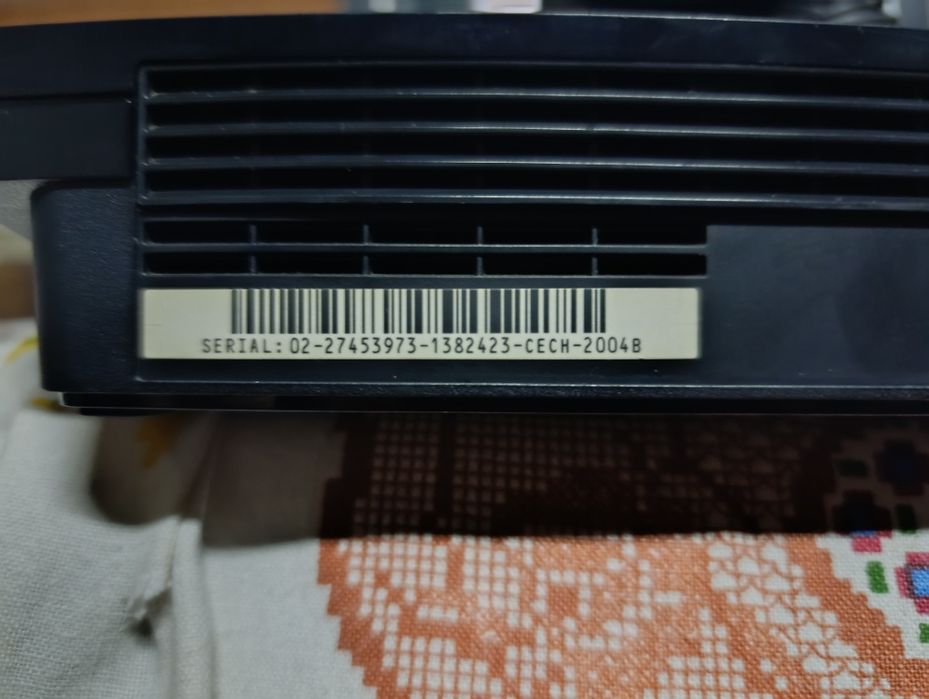 Ps3 cech 2004 B, para peças a funcionar.